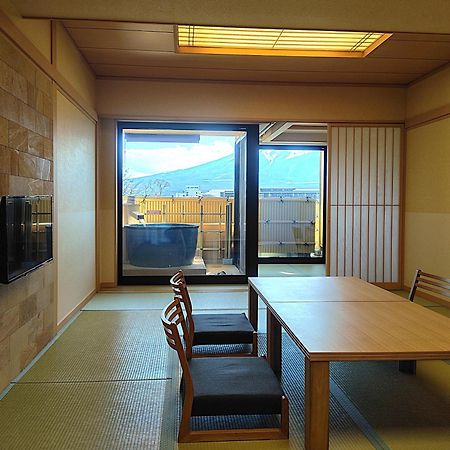 Fujikawaguchiko Onsen Konanso Hotel Exterior foto A room at the Kyoto International Manga Museum