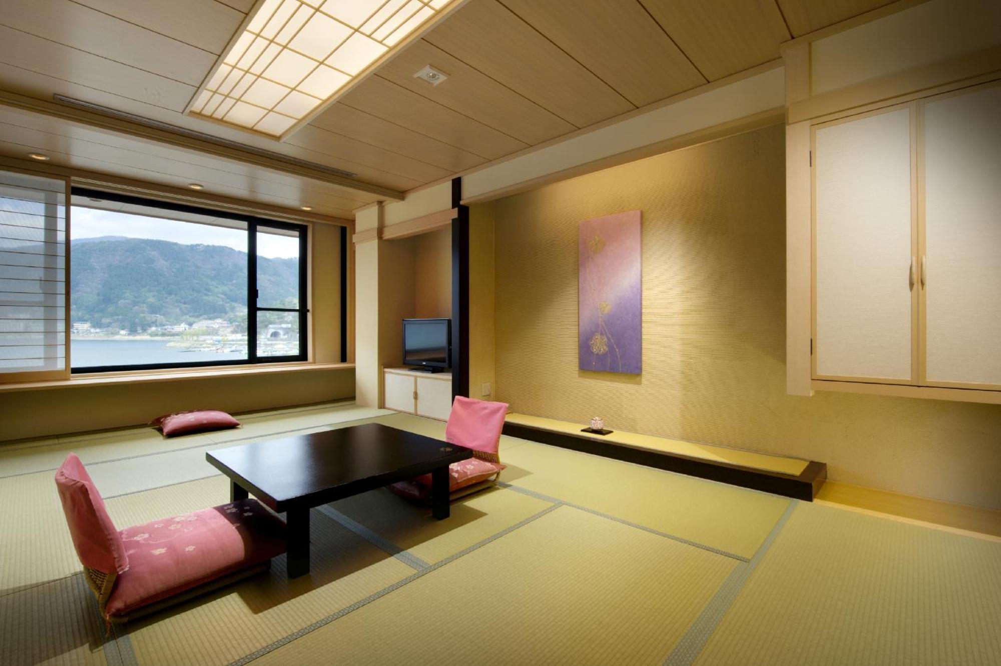 Fujikawaguchiko Onsen Konanso Hotel Exterior foto A traditional Japanese room