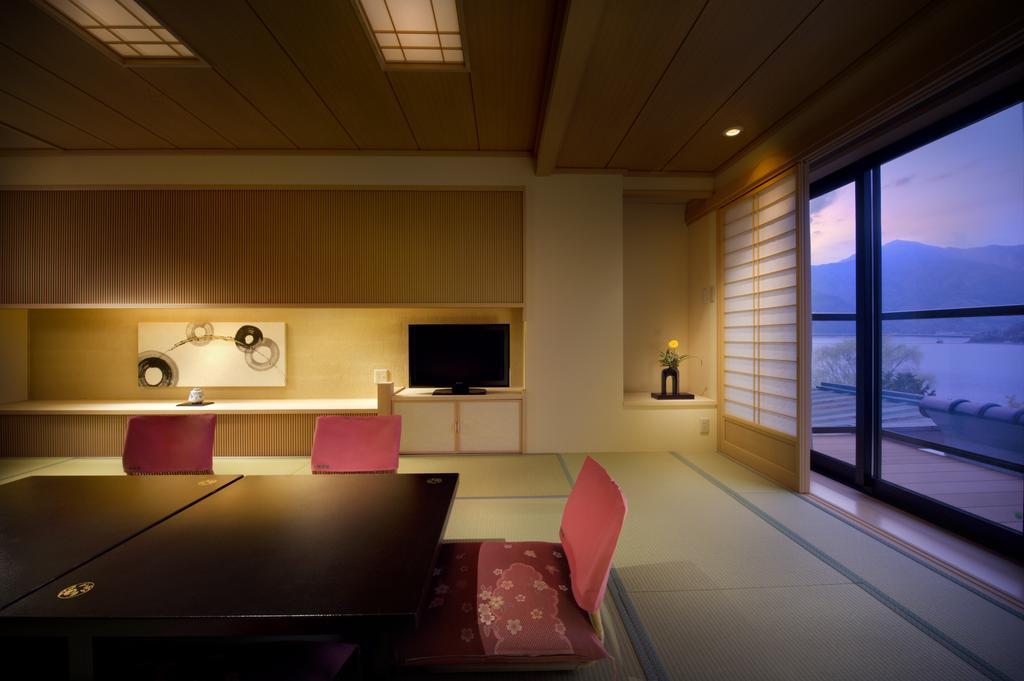 Fujikawaguchiko Onsen Konanso Hotel Exterior foto A room at the hotel