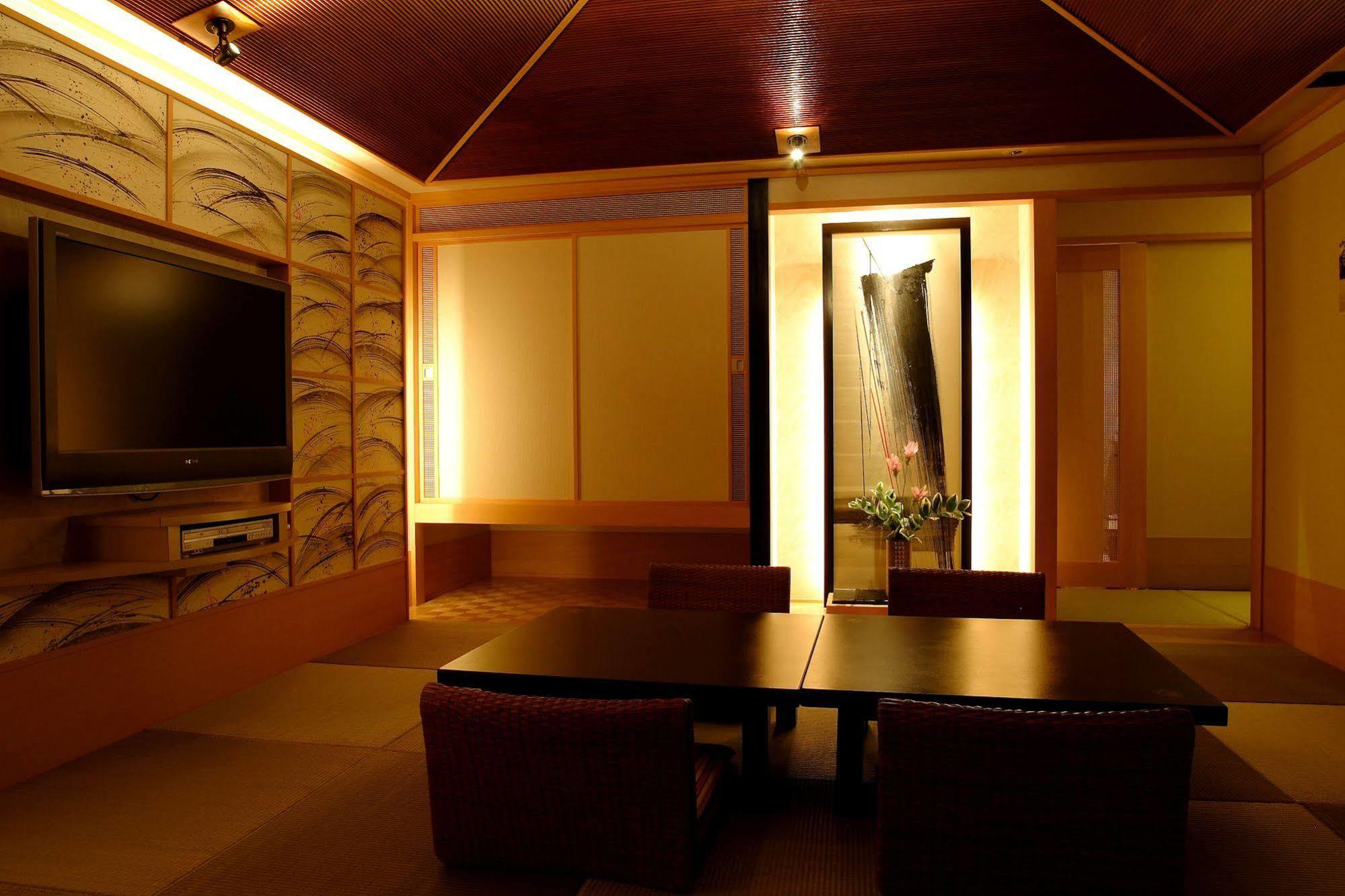 Fujikawaguchiko Onsen Konanso Hotel Exterior foto A room at the hotel
